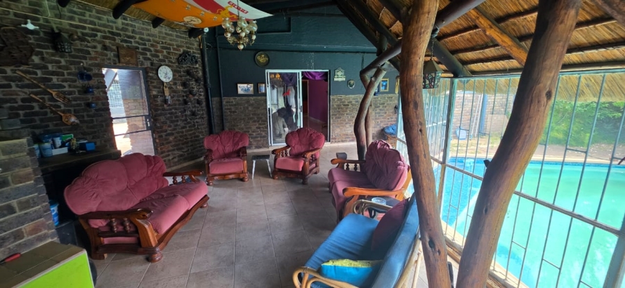 6 Bedroom Property for Sale in Wilkeville North West